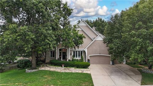 8512 W 139th St, Overland Park, KS, 66223-1330 | Card Image