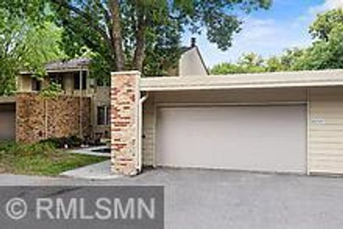10295 Scarborough Rd, Bloomington, MN, 55437-2516 | Card Image