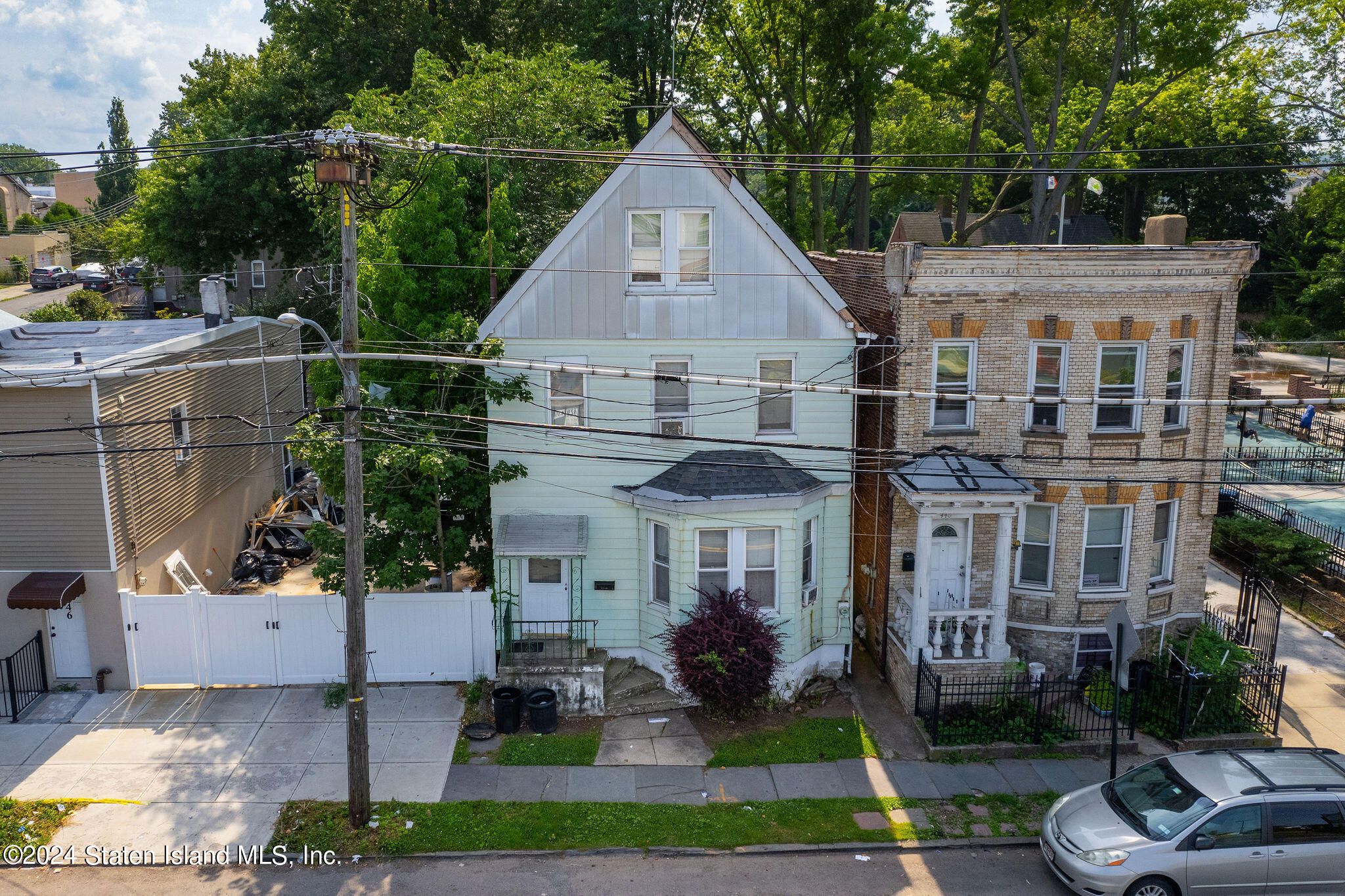 Tompkins Ave, Staten Island, NY 10305