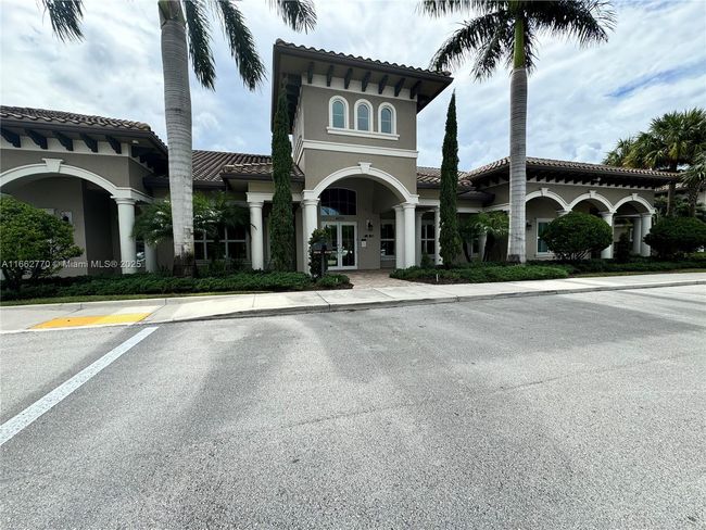 APT-506 - 4330 Hillcrest Dr, Condo with 1 bedrooms, 2 bathrooms and null parking in Hollywood FL | Image 31