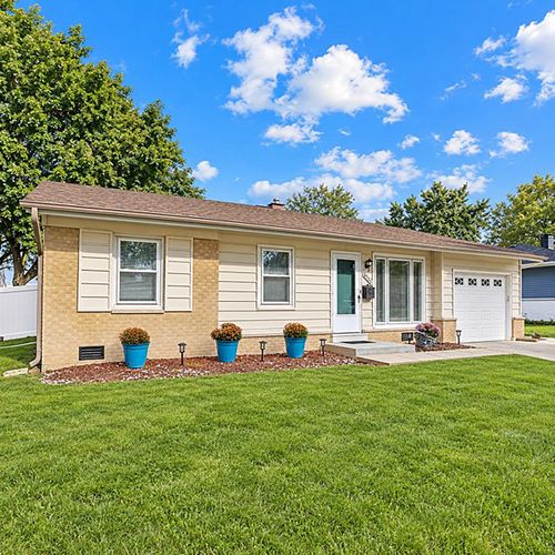 1031 Maple Ln, Elk Grove Village, IL, 60007-4533 | Card Image