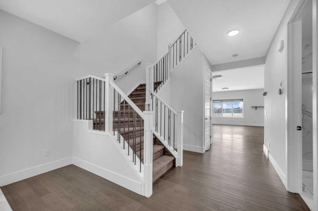 300 Corner Meadows Manor Ne, Home with 6 bedrooms, 5 bathrooms and 4 parking in Calgary AB | Image 11