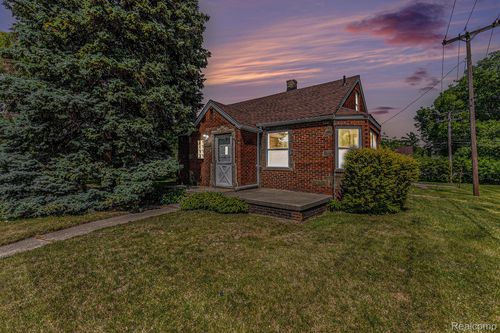 20904 Masch Ave, Warren, MI, 48091-2755 | Card Image