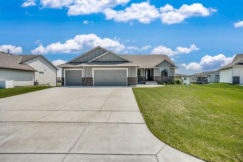 12006 E Bonita Cir, Wichita, KS, 67207-6694 | Card Image