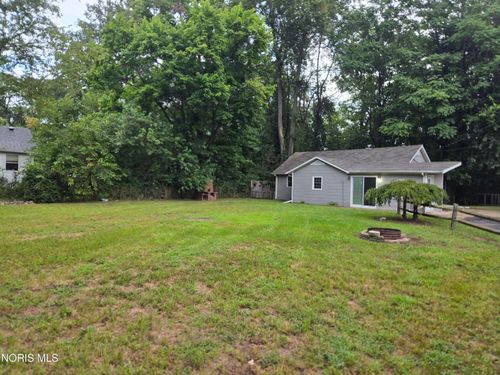 727 Countway St, Holland, OH, 43528-8447 | Card Image