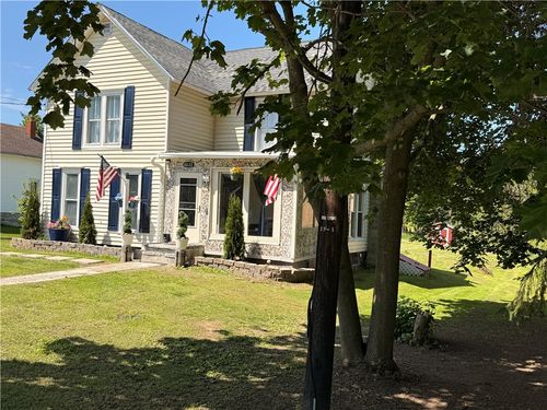8022 School St, Springwater, NY, 14560-9747 | Card Image