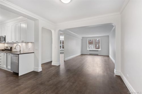 apt-d44-73 35th Ave, Jackson Heights, NY, 11372-4224 | Card Image