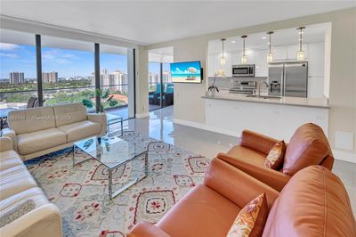 16L - 19707 Turnberry Way, Condo with 2 bedrooms, 2 bathrooms and null parking in Aventura FL | Image 3