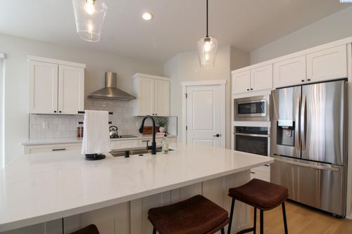 1398 Kalani Ct, West Richland, WA, 99353-1000 | Card Image