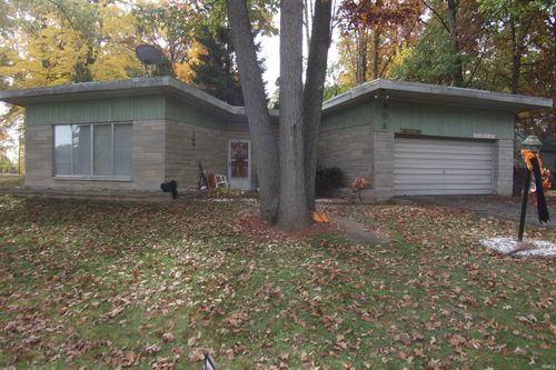 908 Oakcrest Drive, Angola, IN, 46703 | Card Image