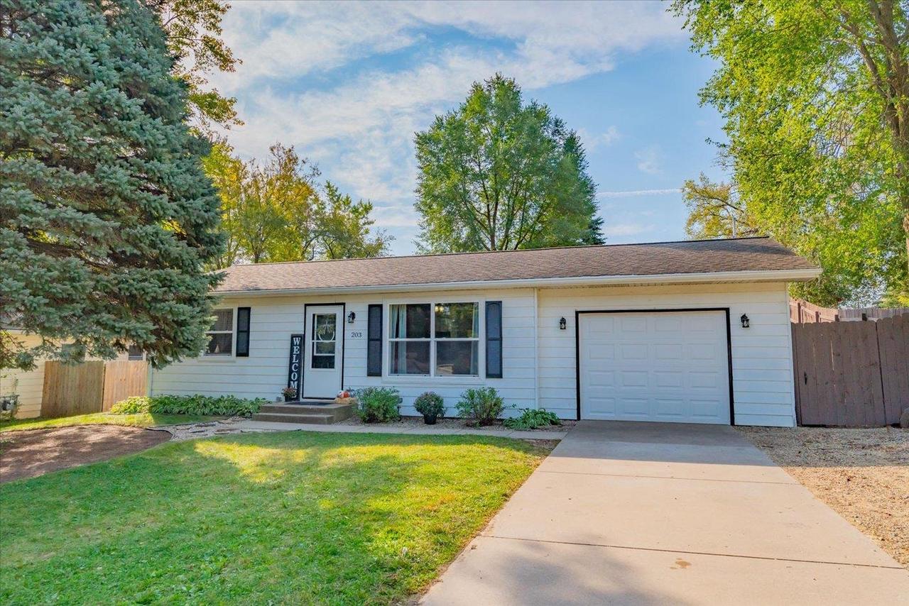 Dorow Ave, Edgerton, WI 53534