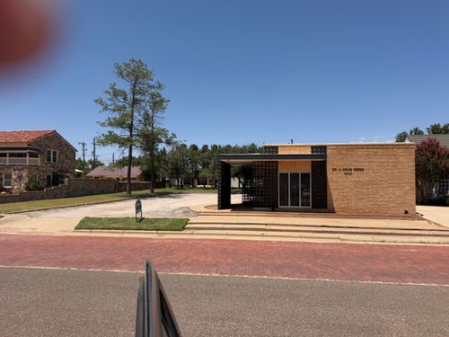 706 S Austin Ave, Lamesa, TX, 79331-7022 | Card Image