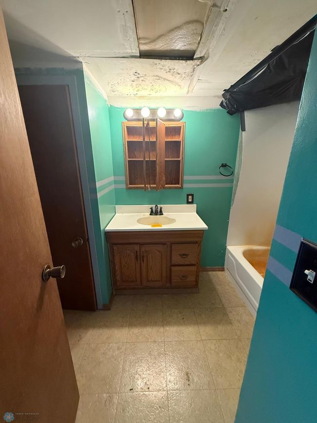 Bathroom | Image 8