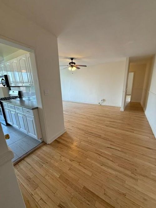 apt-d11-320 Atlantic Ave, East Rockaway, NY, 11518-1150 | Card Image