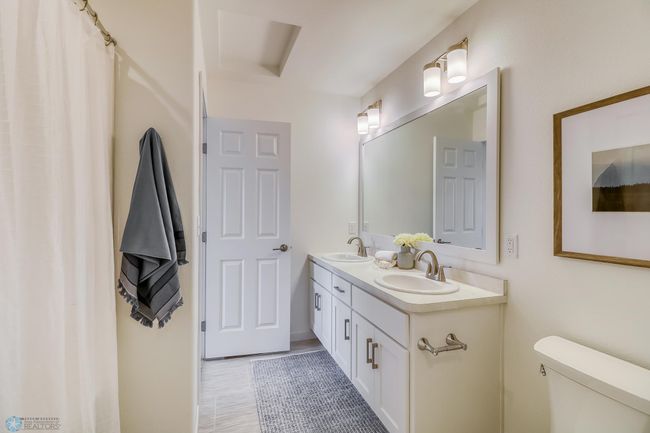 Bathroom1_1.jpg | Image 28