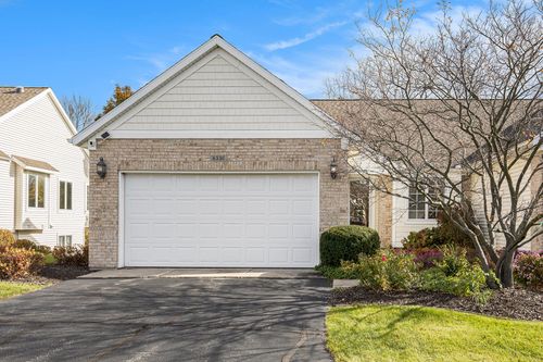 8330 Rockledge Way Sw, Byron Center, MI, 49315-8464 | Card Image