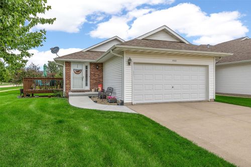 4400 Merganser Ct, Marion, IA, 52302-8915 | Card Image