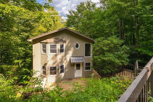 556 Timberlane Dr, Boone, NC, 28607-6982 | Card Image