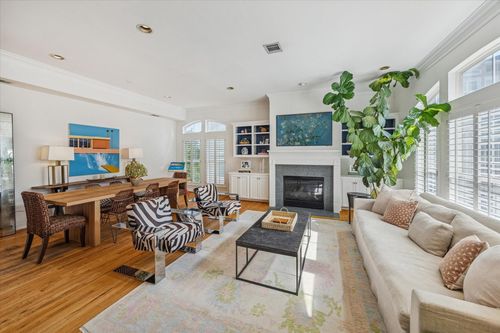 2700 Wroxton Rd, West University Place, TX, 77005-1314 | Card Image