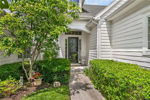 9657 Lime Stone Rd, Parkville, MO, 64152-3142 | Card Image