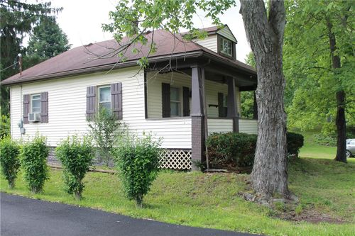 344 Mecklem Ln, Ellwood City, PA, 16117-3002 | Card Image