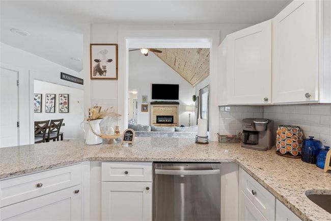 587 Oak Trce E, House other with 4 bedrooms, 2 bathrooms and 4 parking in Jasper GA | Image 13
