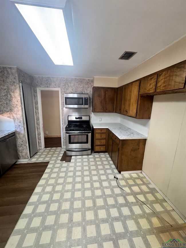 4615 S Sego Lilly Rd, House other with 4 bedrooms, 2 bathrooms and null parking in New Diana TX | Image 11