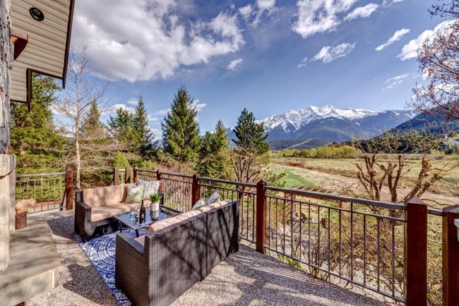 1360 Collins Road, House other with 3 bedrooms, 3 bathrooms and null parking in Pemberton BC | Image 2