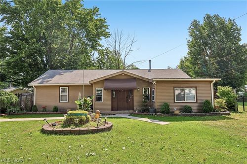912 Maplewood Ave, Painesville, OH, 44077-4543 | Card Image