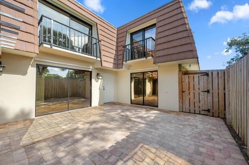 1907 19th Ln, Palm Beach Gardens, FL, 33418-3565 | Card Image