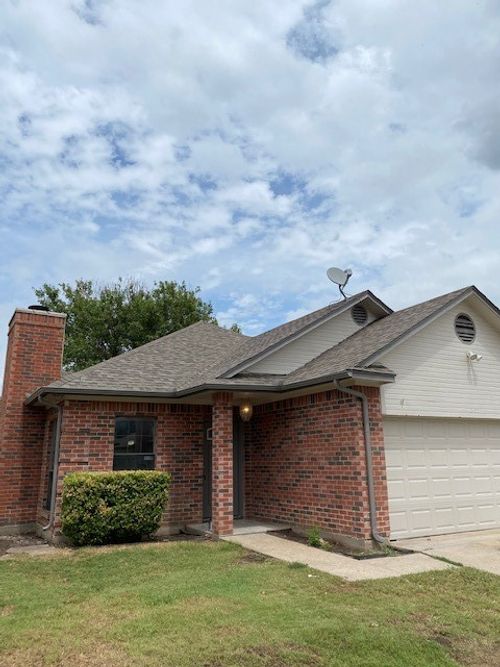 805 Melville Dr, Arlington, TX, 76015-3670 | Card Image