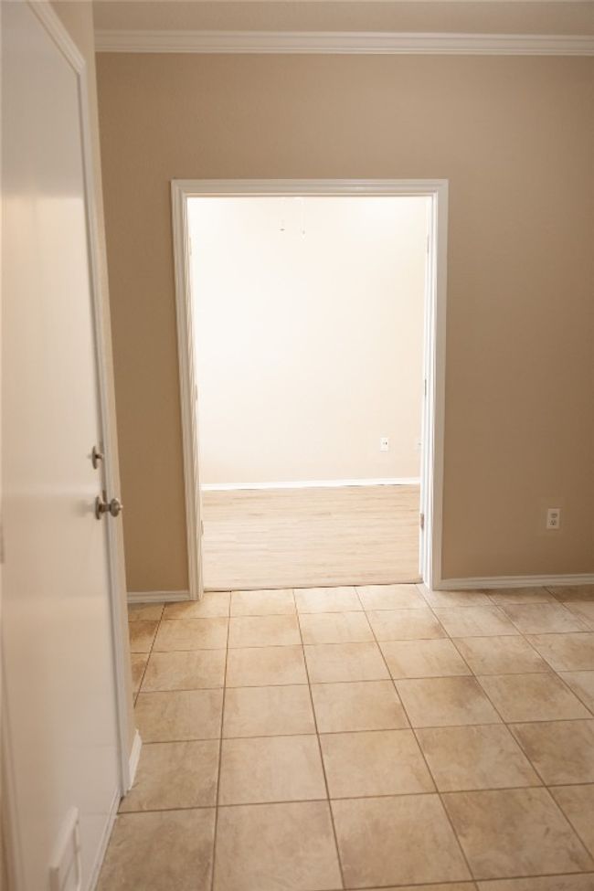Front foyer looking into Office | Image 4