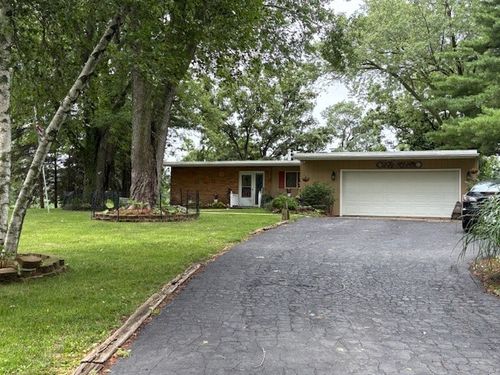 2119 Lakeview Ridge Dr Ne, Solon, IA, 52333-8943 | Card Image