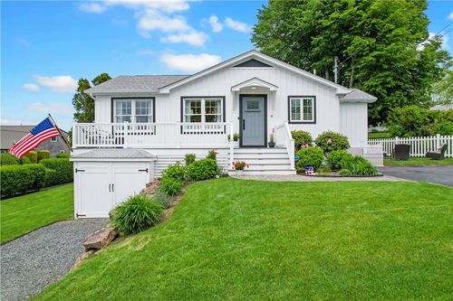 6 Dolphin Rd, Narragansett, RI, 02882-5347 | Card Image