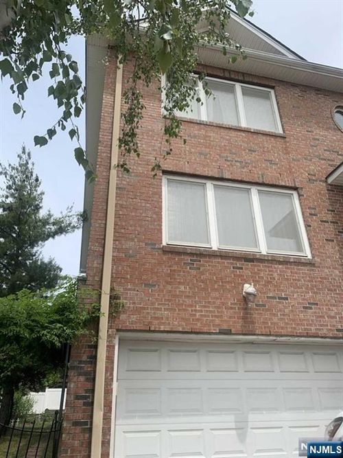 89 W Palisades Blvd, Palisades Park, NJ, 07650-1342 | Card Image