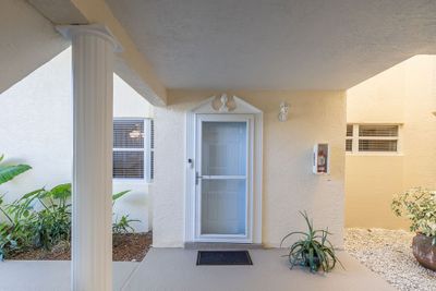 307 - 307 N Grove Isle Circle, House attached with 2 bedrooms, 2 bathrooms and null parking in Vero Beach FL | Image 3