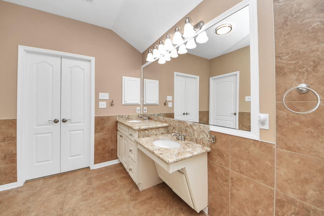 1705 White Willow Ln, House other with 4 bedrooms, 2 bathrooms and 2 parking in Pearland TX | Image 23