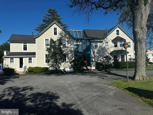 202-599 Shore Rd, Somers Point, NJ, 08244-2400 | Card Image