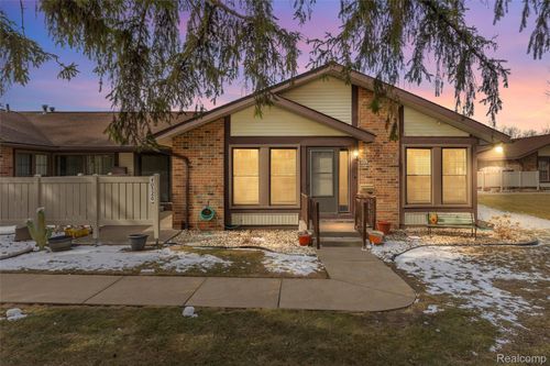 40526 Newport Dr, Plymouth, MI, 48170-4744 | Card Image