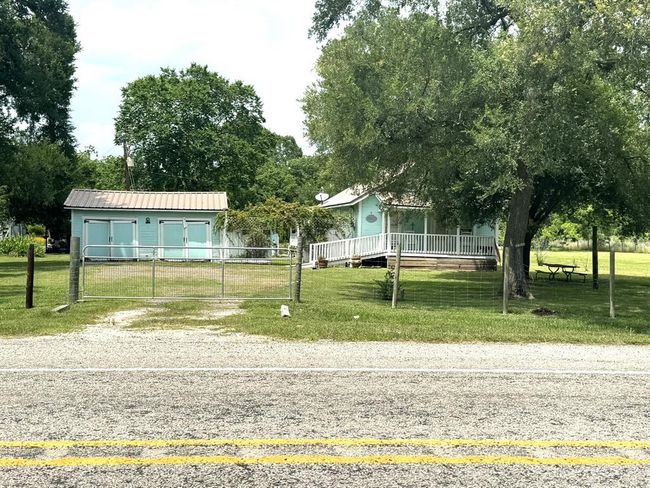 12215 Fm 442 Rd, House other with 2 bedrooms, 1 bathrooms and 1 parking in Boling TX | Image 25