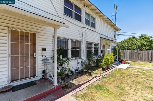121 Collins St, Richmond, CA, 94801-3413 | Card Image