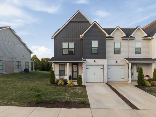 3024 Inman Dr, Thompsons Station, TN, 37179-4202 | Card Image