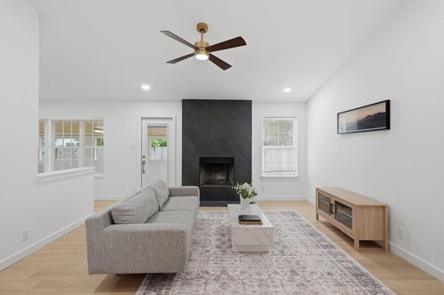 6804 Meadow Run, Austin, TX, 78745-5427 | Card Image