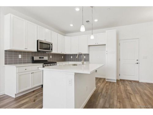 166-6800 Merseyside Ln, Castle Pines, CO, 80108-8956 | Card Image