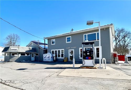 112 E Broadway St, Cape Vincent, NY, 13618-4182 | Card Image