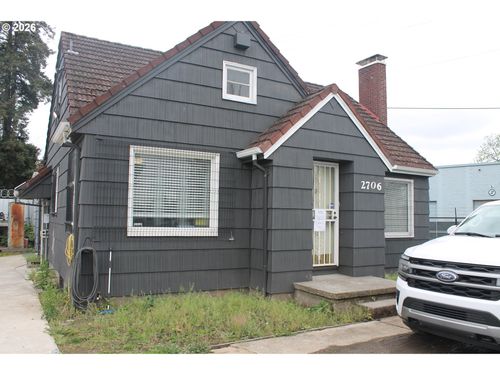 2706 Ne Columbia Blvd, Portland, OR, 97211 | Card Image
