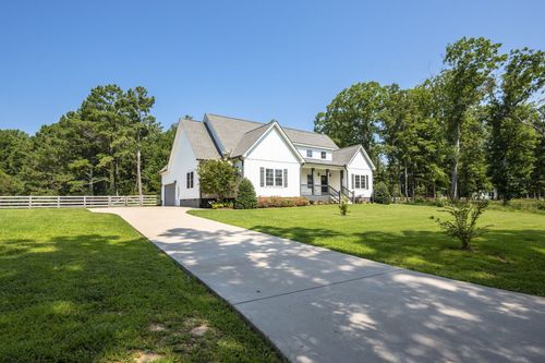 1624 Porter Rd, Burns, TN, 37029-5403 | Card Image
