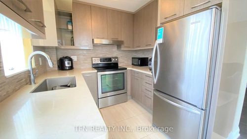 704-310 Red Maple Rd, Richmond Hill, ON, L4C0T7 | Card Image