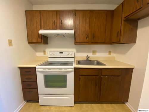 1228 E St, Lincoln, NE, 68508-3589 | Card Image