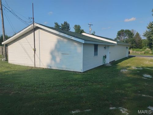 210 Springfield Rd, Gillespie, IL, 62033-1463 | Card Image